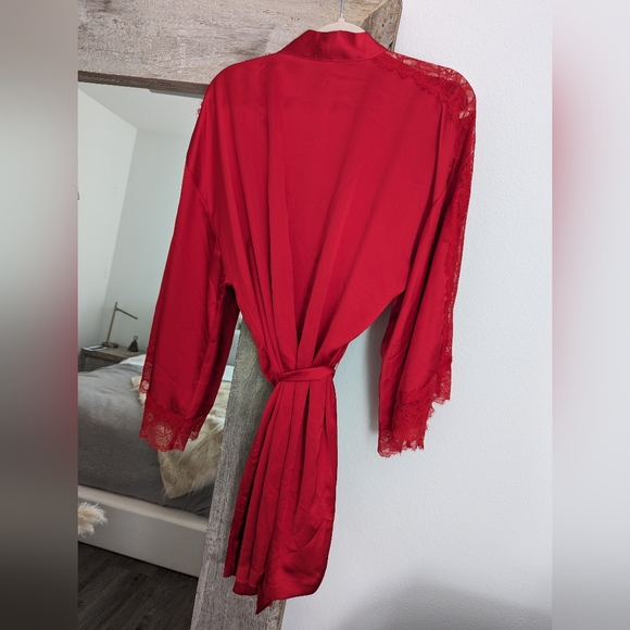 NWOT - Victoria's Secret Red satin robe M/L - Picture 4 of 10